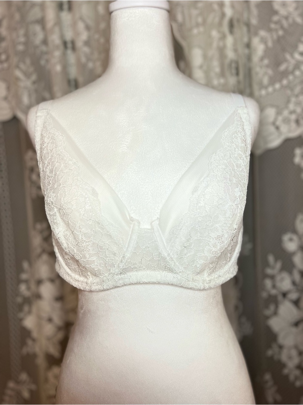 Reitmans White Lace Support Bra